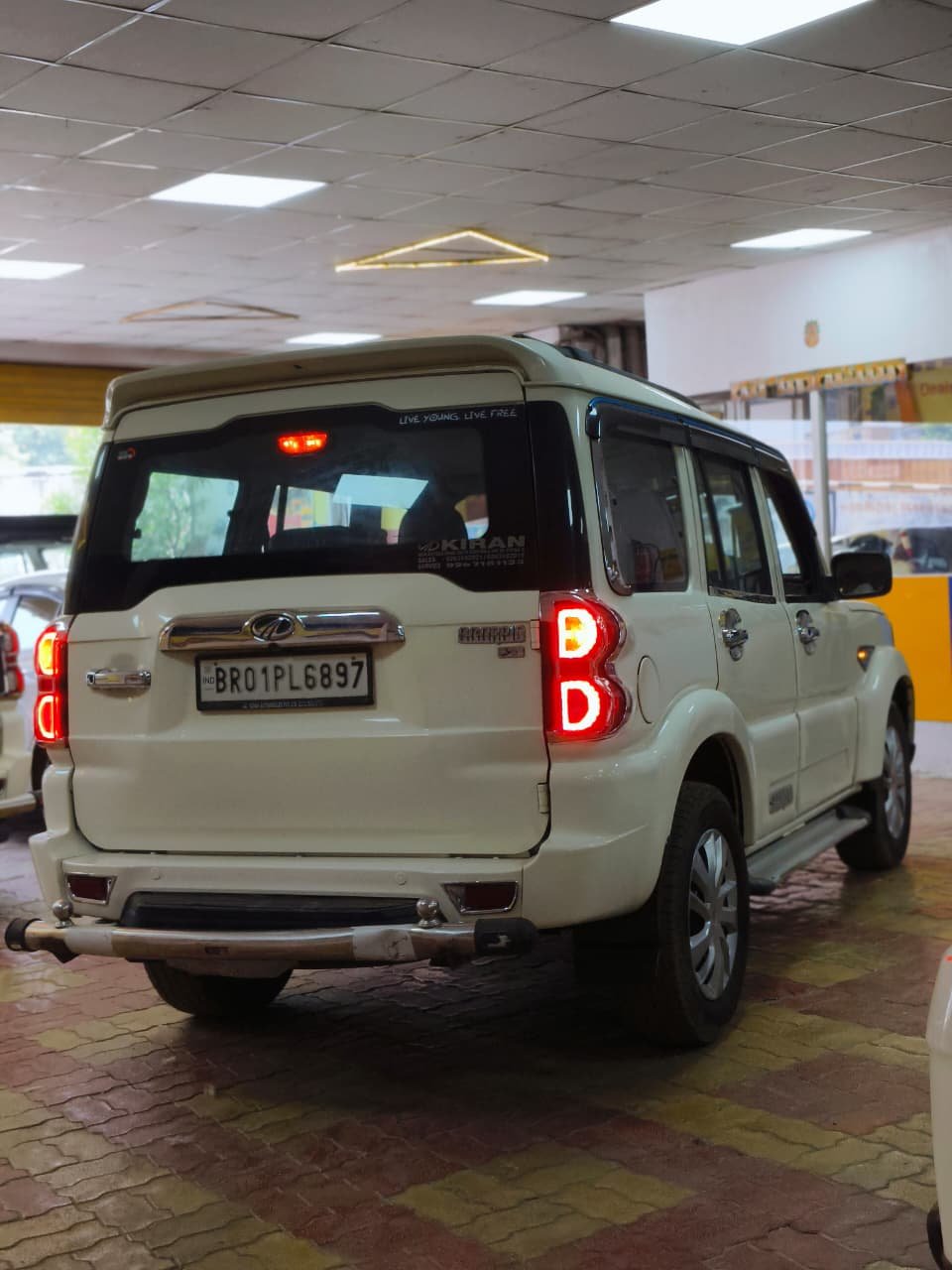 MAHINDRA SCORPIO S5 MH 2W 140