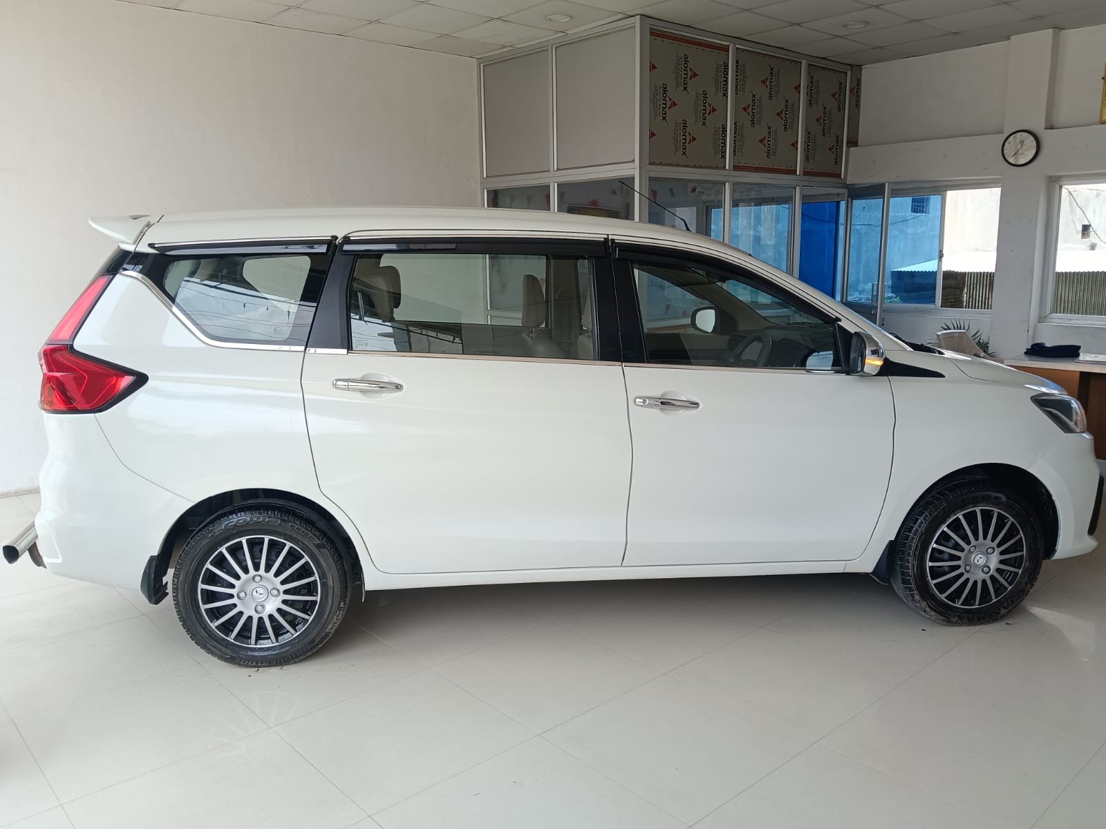 ERTIGA SMART HYBRID VXI(O)
